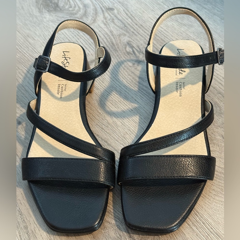 NEW! LifeStride, NWOB,  Julep Women's Strappy Sandals, size 7M, new unworn